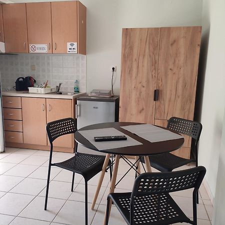 Néa Khilí Kiki'S Cosy Apartments מראה חיצוני תמונה