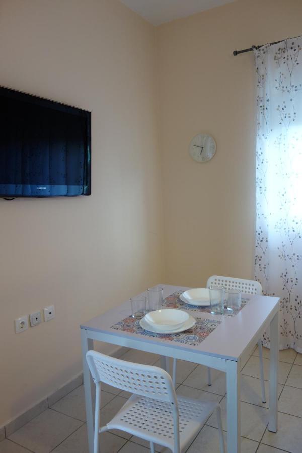 Néa Khilí Kiki'S Cosy Apartments מראה חיצוני תמונה